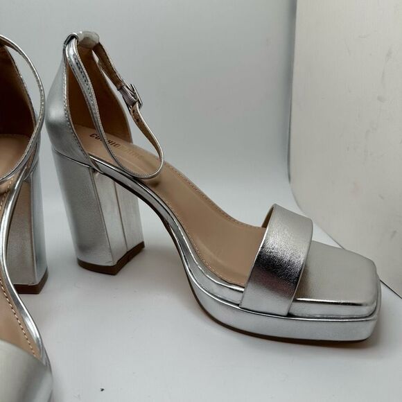 CUSHIONAIRE Women's one band block heel platform sandal 6.5 SILVER - Picture 6 of 7